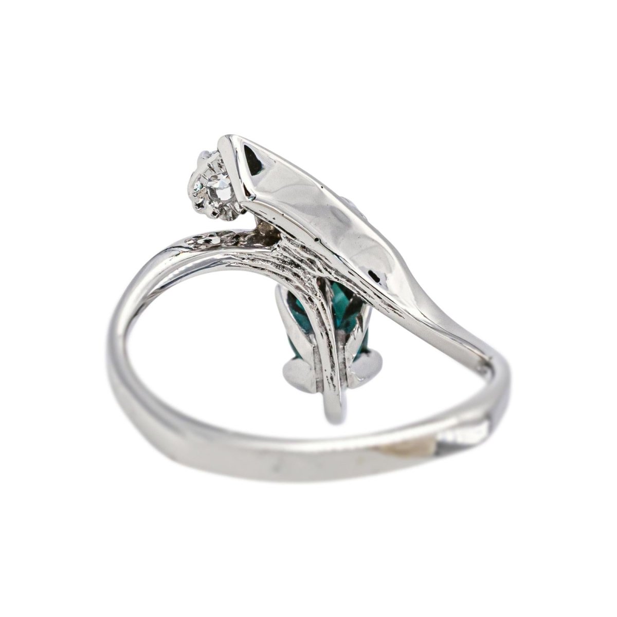 Bague en or blanc, saphir et diamants - Castafiore