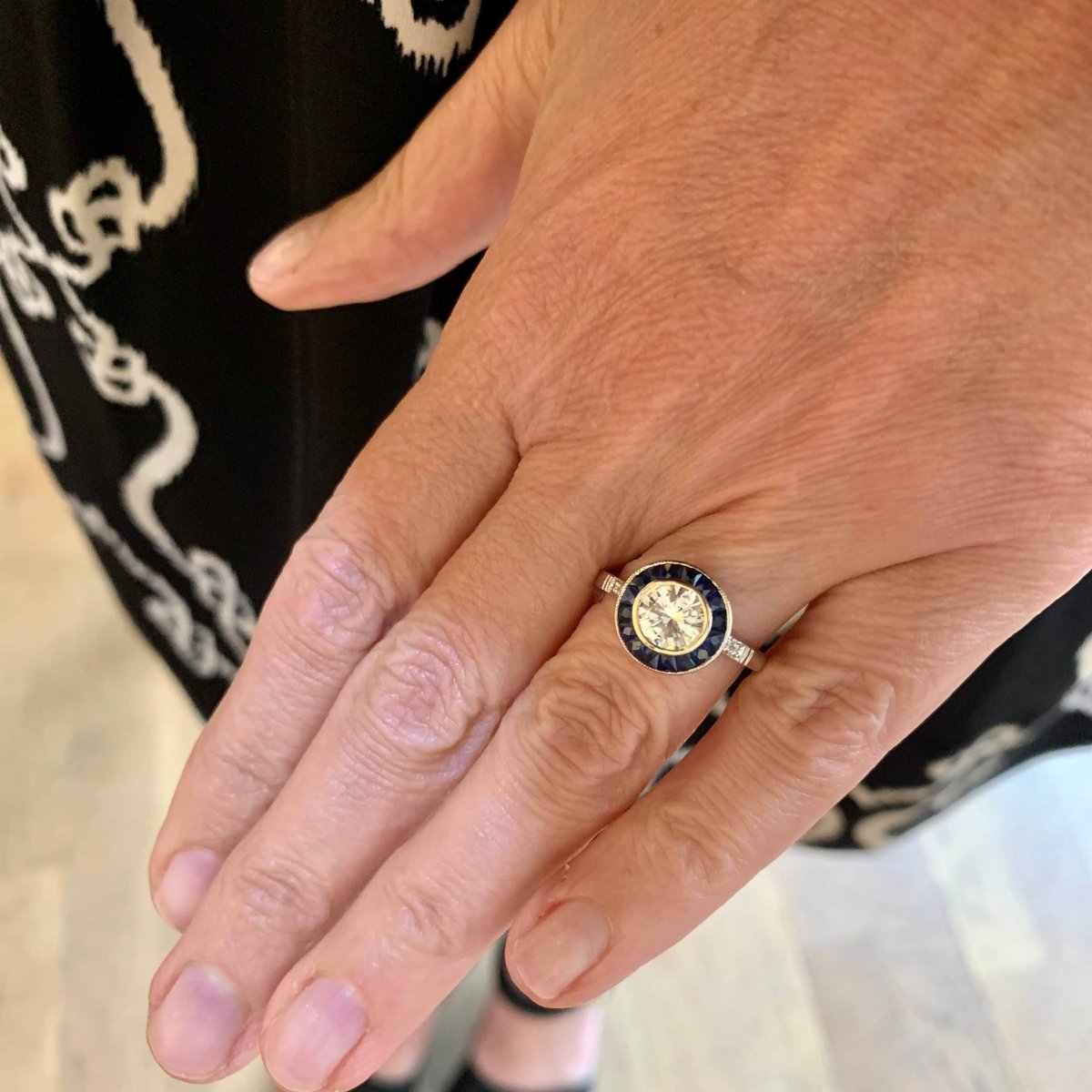 Bague en or blanc, saphirs, et diamants - Castafiore