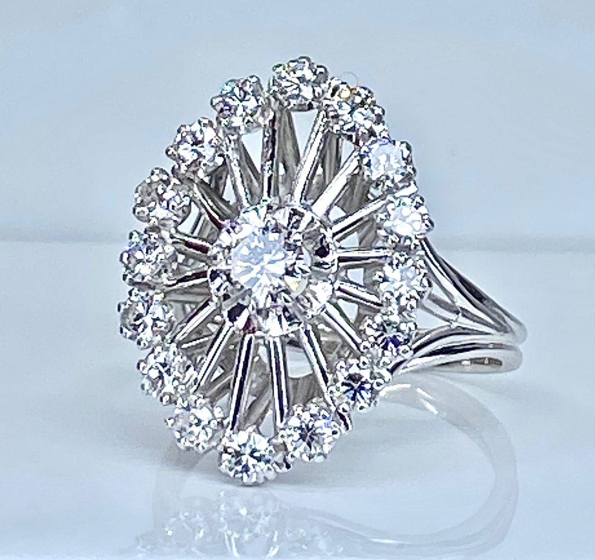 Bague en or blanc sertie de diamants - Castafiore