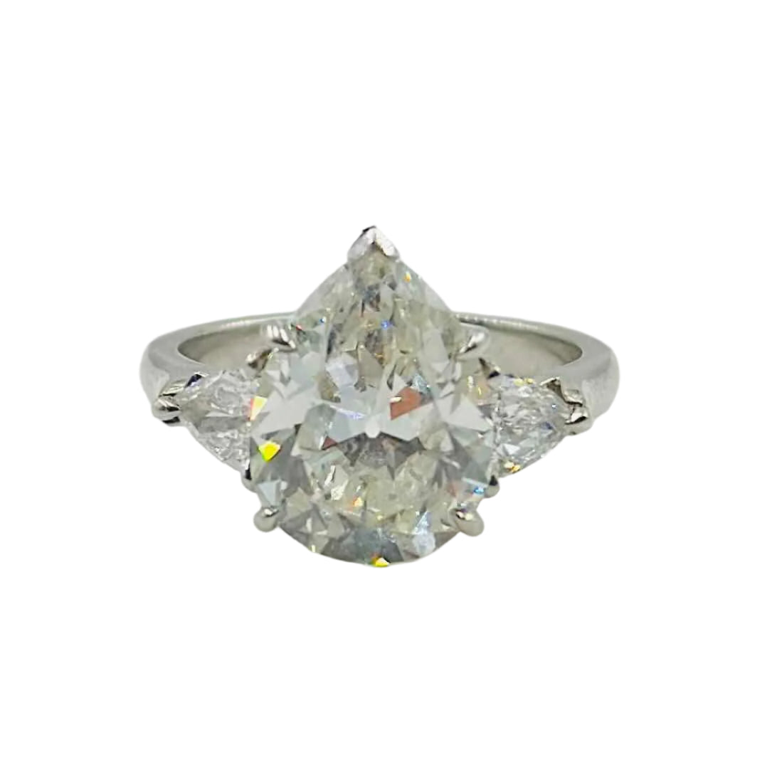 Bague en or blanc sertie d'un diamant poire - Castafiore