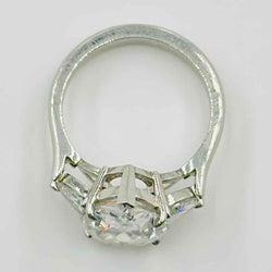 Bague en or blanc sertie d'un diamant poire - Castafiore