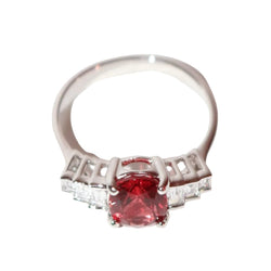 Bague en or blanc, spinelle et diamants - Castafiore