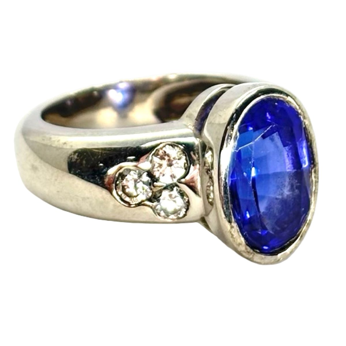 Bague en or blanc, tanzanite, et diamants - Castafiore