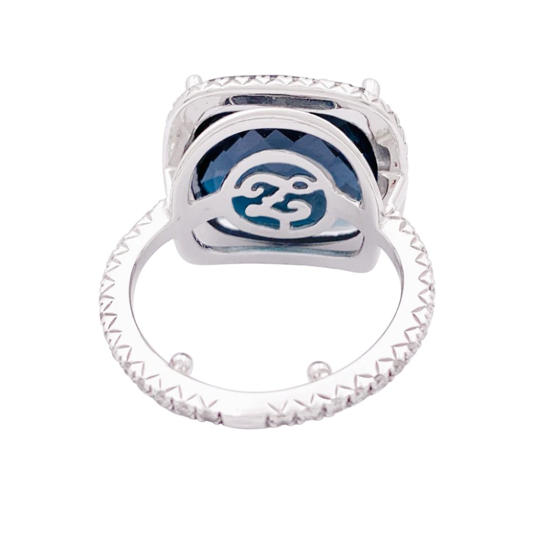 Bague en or blanc, topaze bleue et diamants - Castafiore