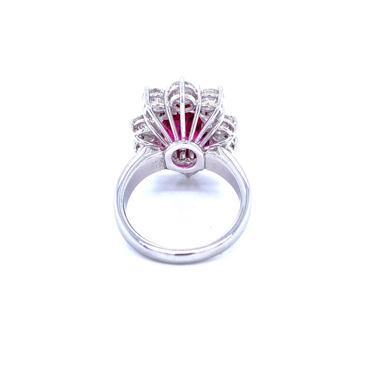 Bague en or certifiée SSEF de 3,80 carats de rubis et de diamants - Castafiore