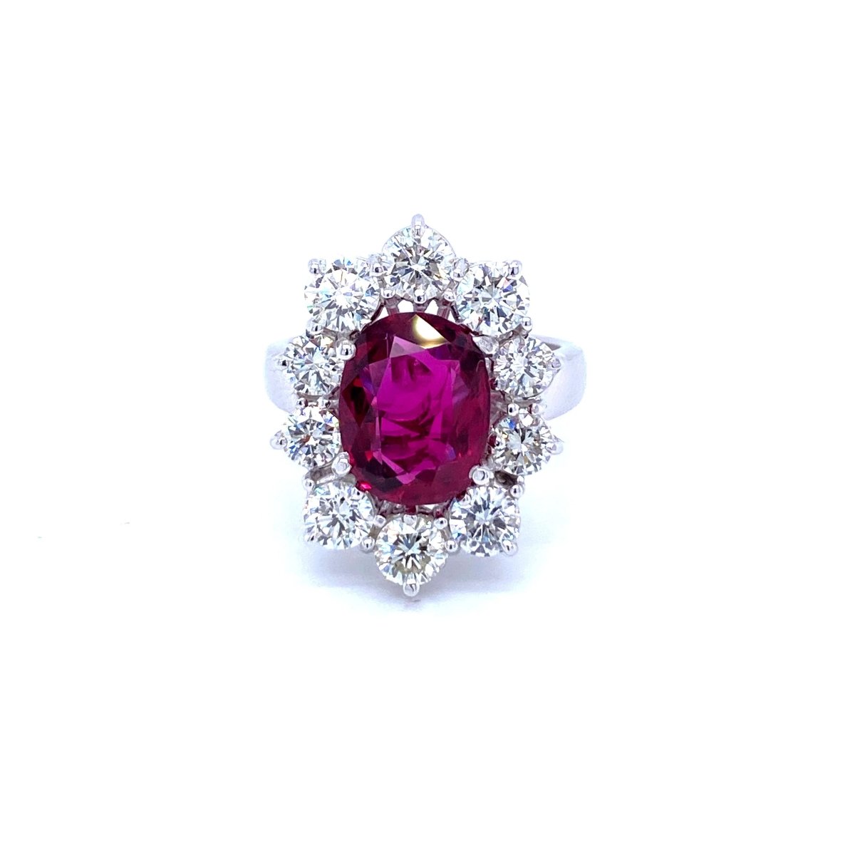 Bague en or certifiée SSEF de 3,80 carats de rubis et de diamants - Castafiore