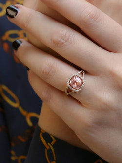 Bague en or, diamants et morganite taille coussin - Castafiore
