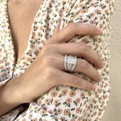 Bague en or gris 18 Cts avec 2,33 Cts de diamants taille baguette et brillant. Taille 50. - Castafiore