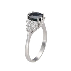 Bague en or gris 18 Cts avec un saphir de 1,70 Cts et 0,25 Cts de diamants brillants. Taille 55 - Castafiore