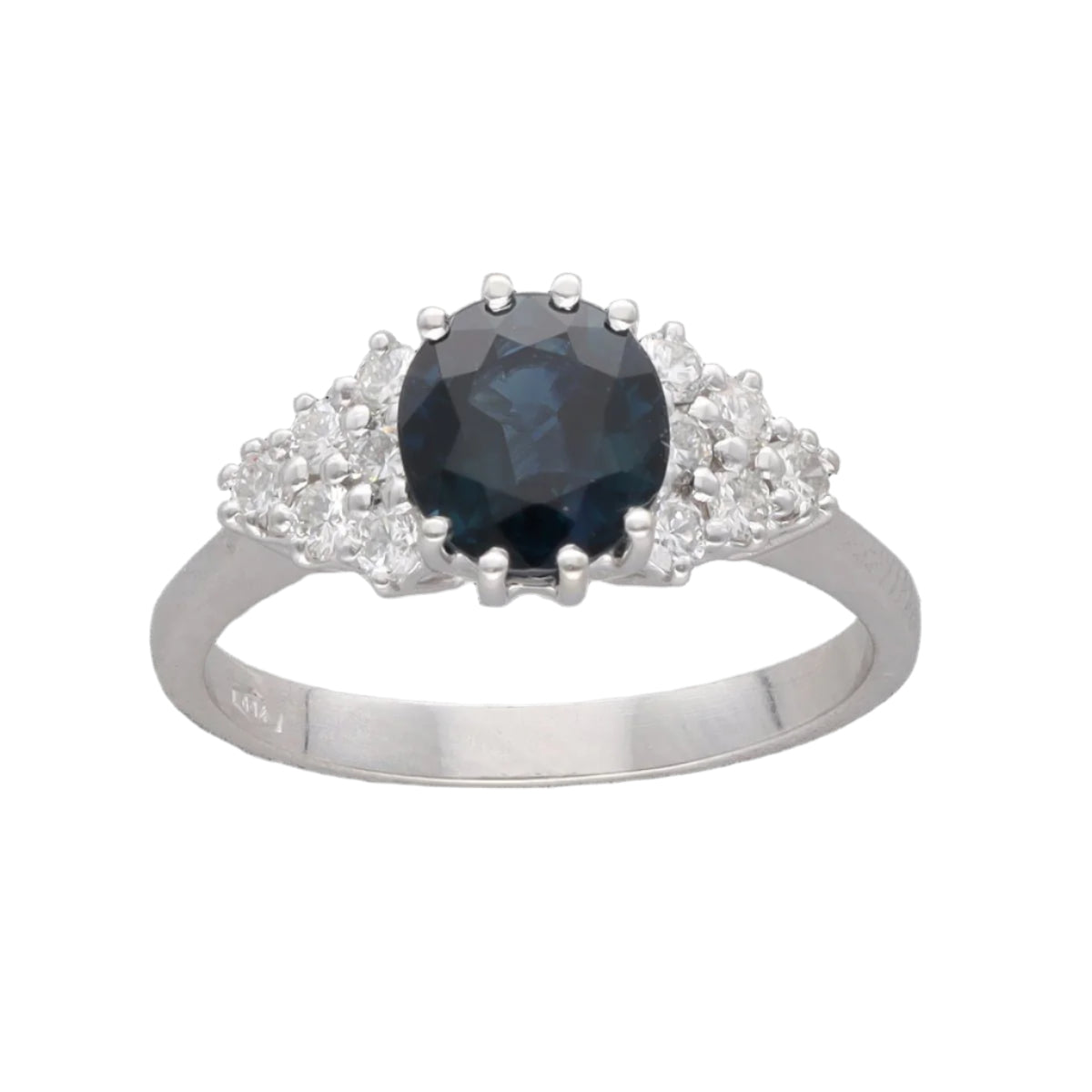 Bague en or gris 18 Cts avec un saphir de 1,70 Cts et 0,25 Cts de diamants brillants. Taille 55 - Castafiore