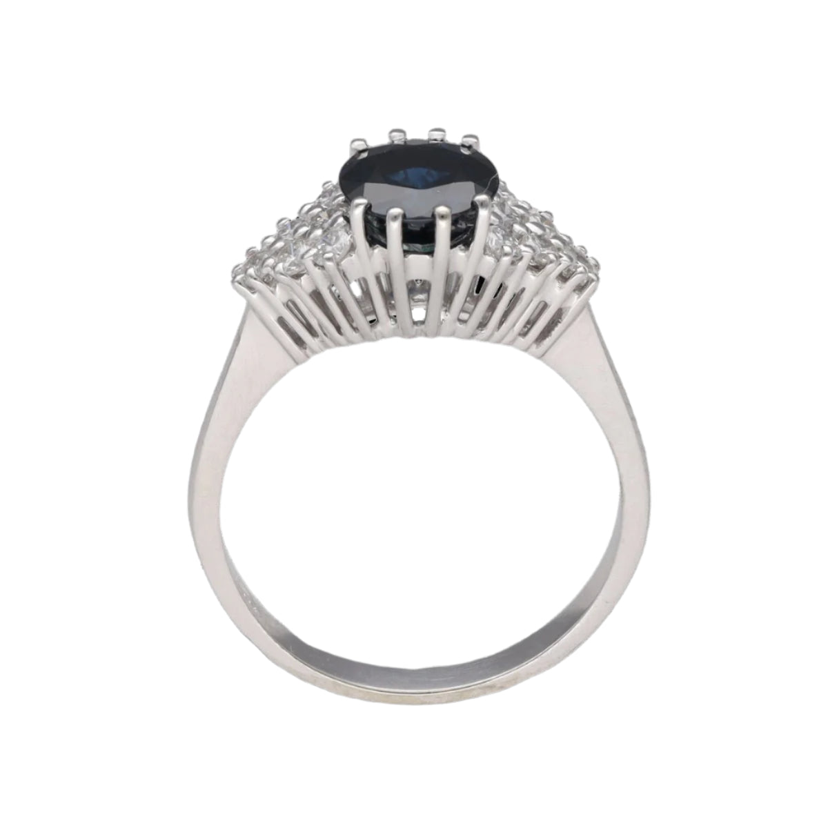 Bague en or gris 18 Cts avec un saphir de 1,70 Cts et 0,25 Cts de diamants brillants. Taille 55 - Castafiore