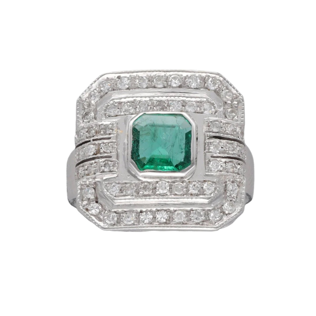 Bague en or gris 18k avec emeraude et diamants taille ancienne vers 1970. Taille 56. - Castafiore