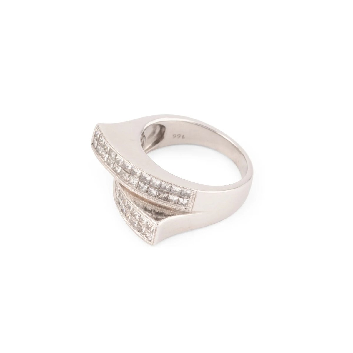 Bague en or gris design en diamant taille princesse - Castafiore