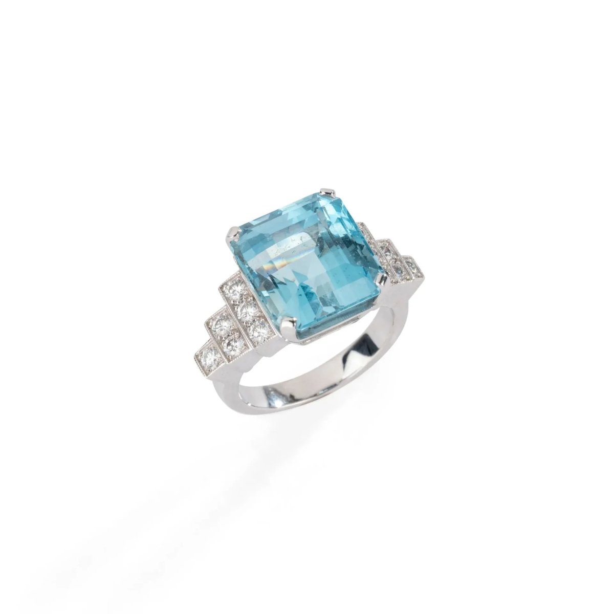 Bague en or gris et aigue - marine - Castafiore