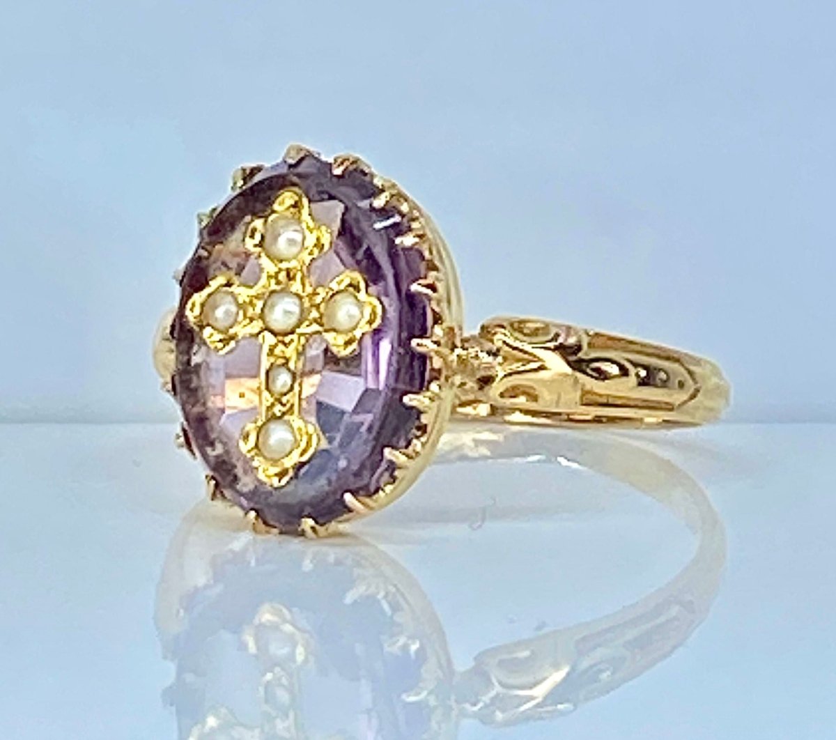 Bague en or jaune 18 carats avec croix en perles fines, vers 1880 - Castafiore