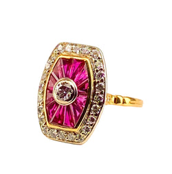 Bague en or jaune 18 carats en diamants et rubis. - Castafiore