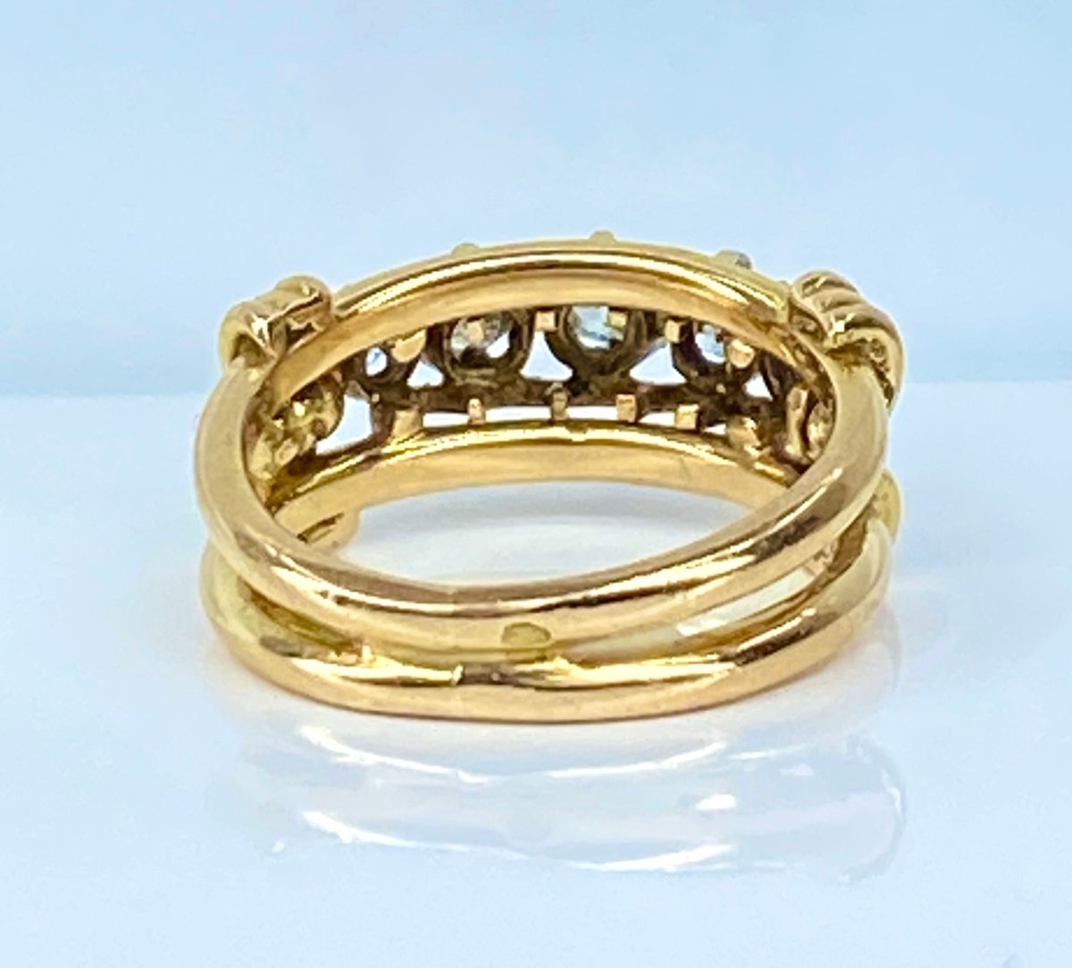 Bague en or jaune 18 carats et 5 diamants - Castafiore