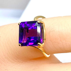 Bague en or jaune 18 carats et améthyste - Castafiore