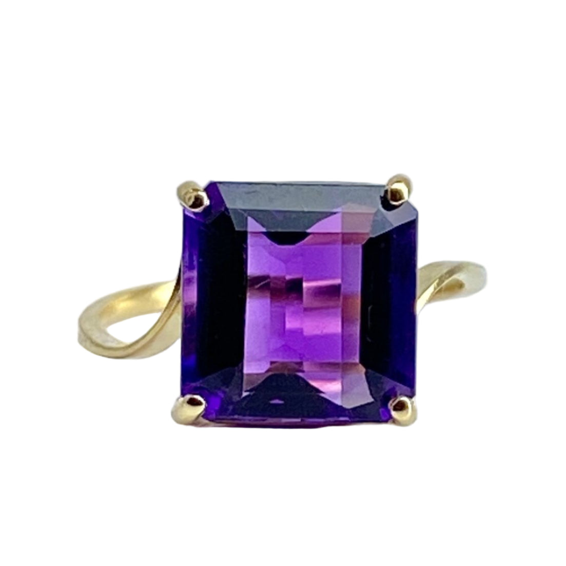 Bague en or jaune 18 carats et améthyste - Castafiore