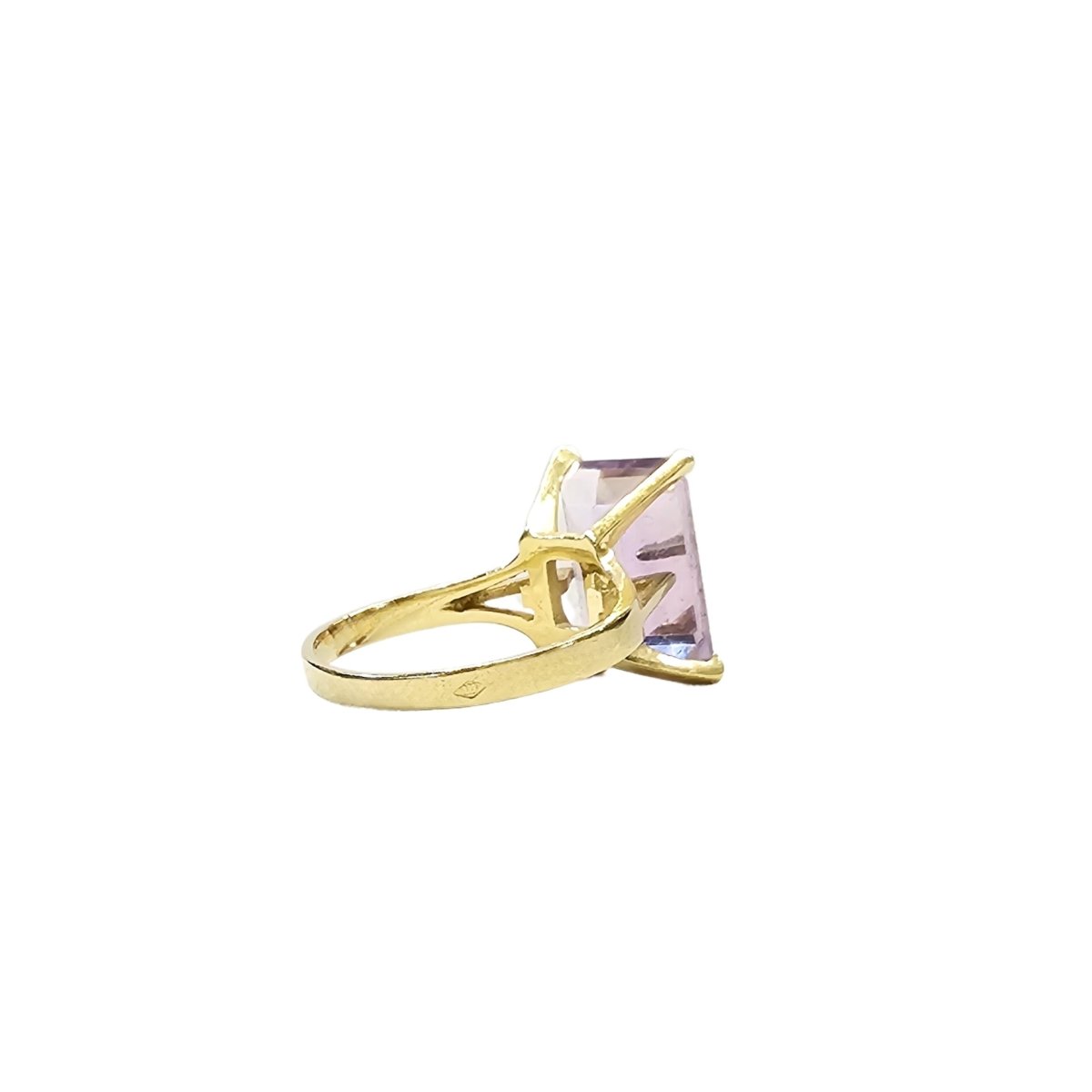 Bague en or jaune 18 carats et amethyste naturelle taille emeraude - Taille EU55 - Castafiore