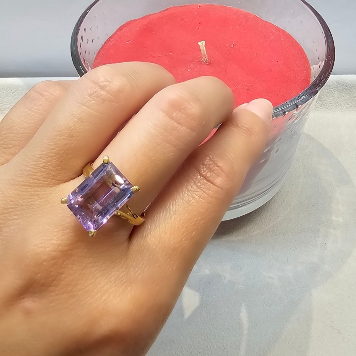 Bague en or jaune 18 carats et amethyste naturelle taille emeraude - Taille EU55 - Castafiore