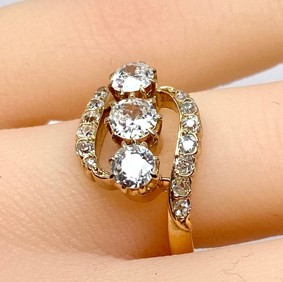 Bague en or jaune 18 carats et diamants,vers 1900 - Castafiore