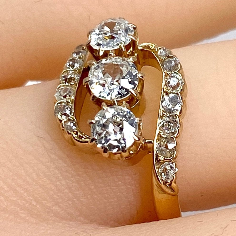 Bague en or jaune 18 carats et diamants,vers 1900 - Castafiore