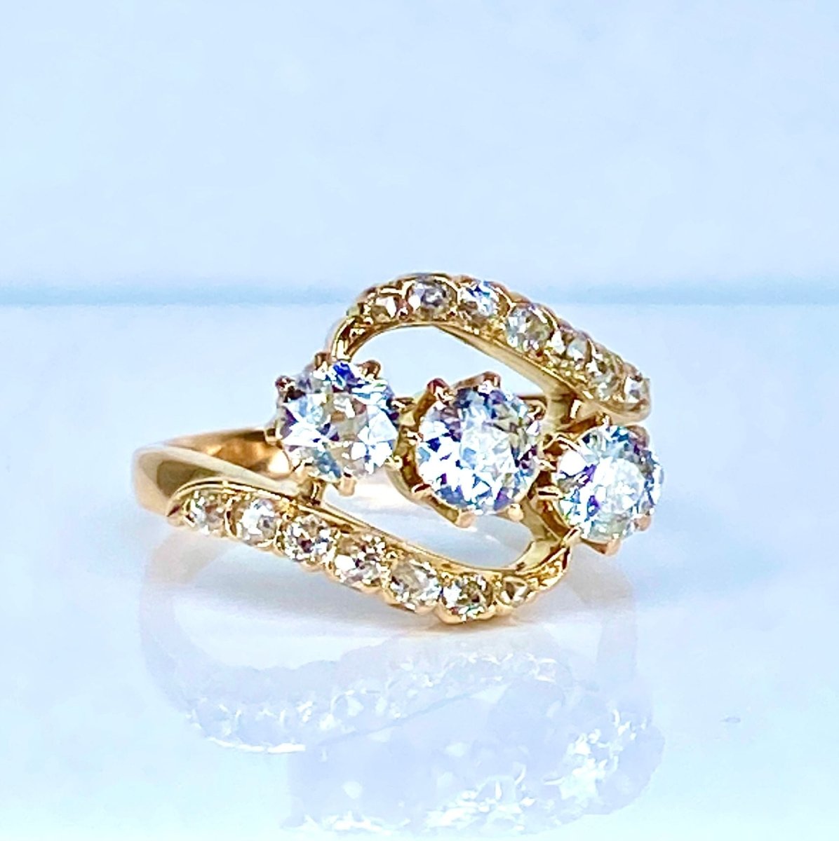 Bague en or jaune 18 carats et diamants,vers 1900 - Castafiore