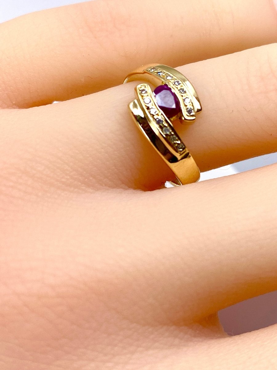 Bague en or jaune 18 carats, rubis et diamants - Castafiore