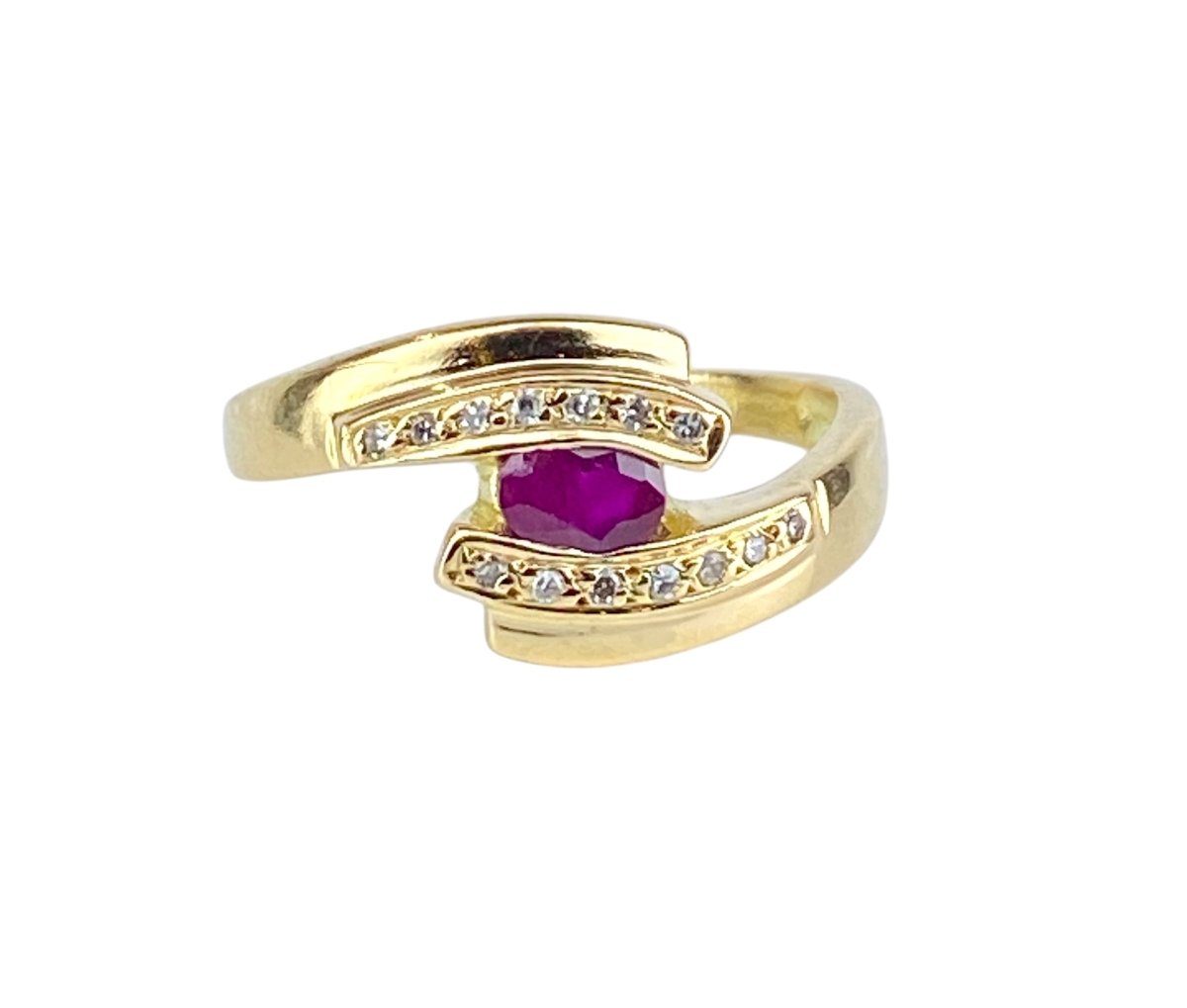 Bague en or jaune 18 carats, rubis et diamants - Castafiore
