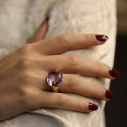 Bague en or jaune 18 Cts massif avec une Améthyste et Rubis cabochons. Taille 47 - 48. - Castafiore