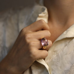 Bague en or jaune 18 Cts massif avec une Améthyste et Rubis cabochons. Taille 47 - 48. - Castafiore