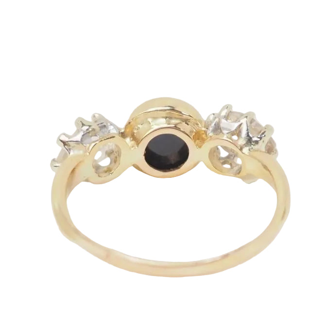 Bague En Or Jaune, Cabochon De Saphir Et Diamants - Castafiore