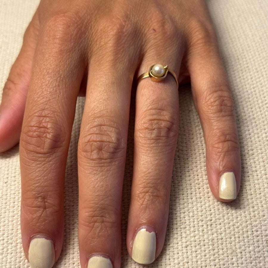 Bague en or jaune carats et perle - Castafiore