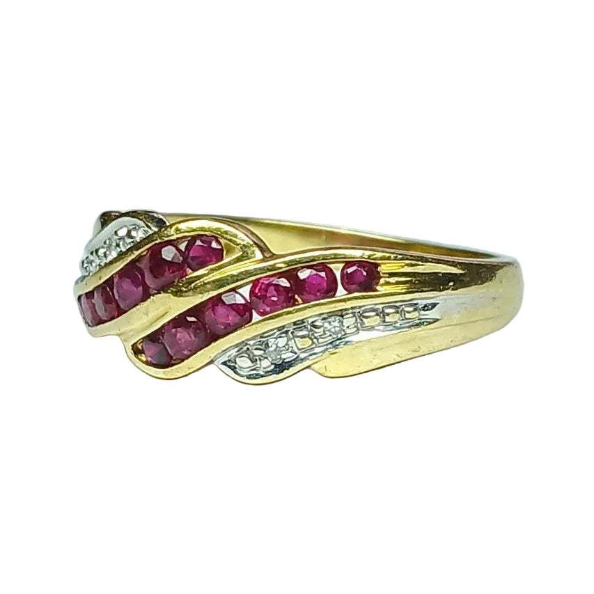 Bague en or jaune, diamants et rubis - Castafiore