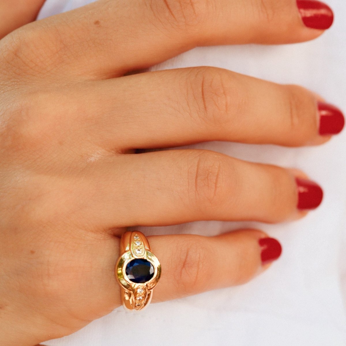 Bague en or jaune diamants et saphir - Castafiore