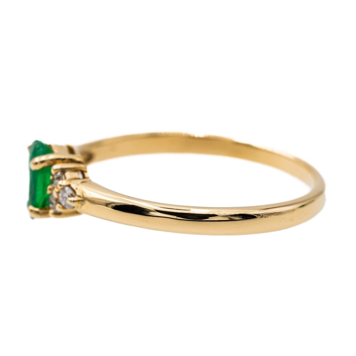 Bague en or jaune, émeraude, et diamant - Castafiore