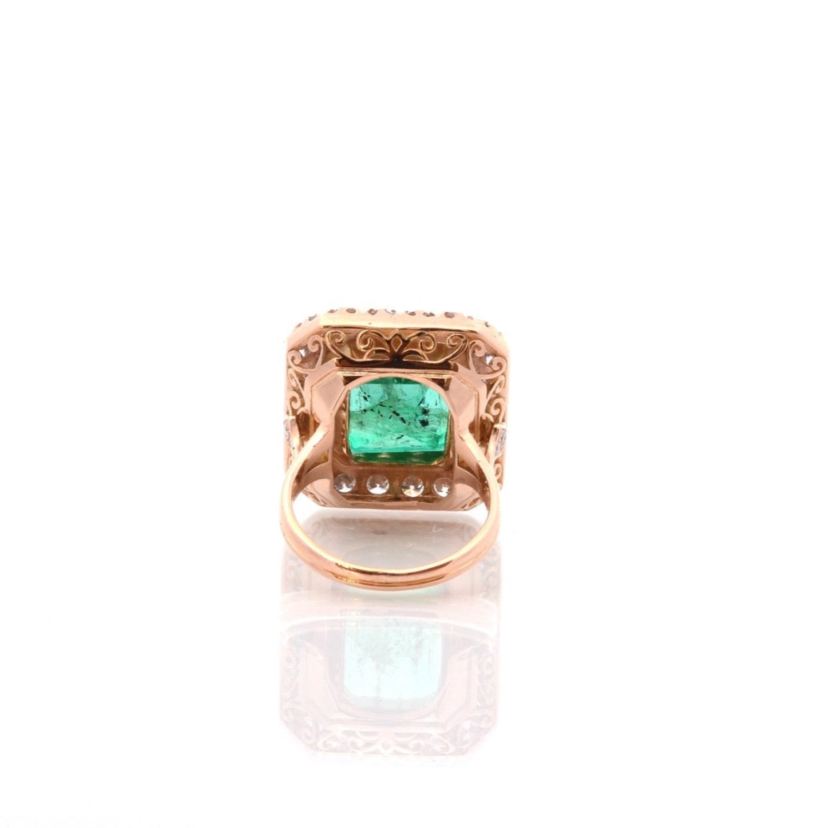 Bague en or jaune, émeraude et diamants - Castafiore