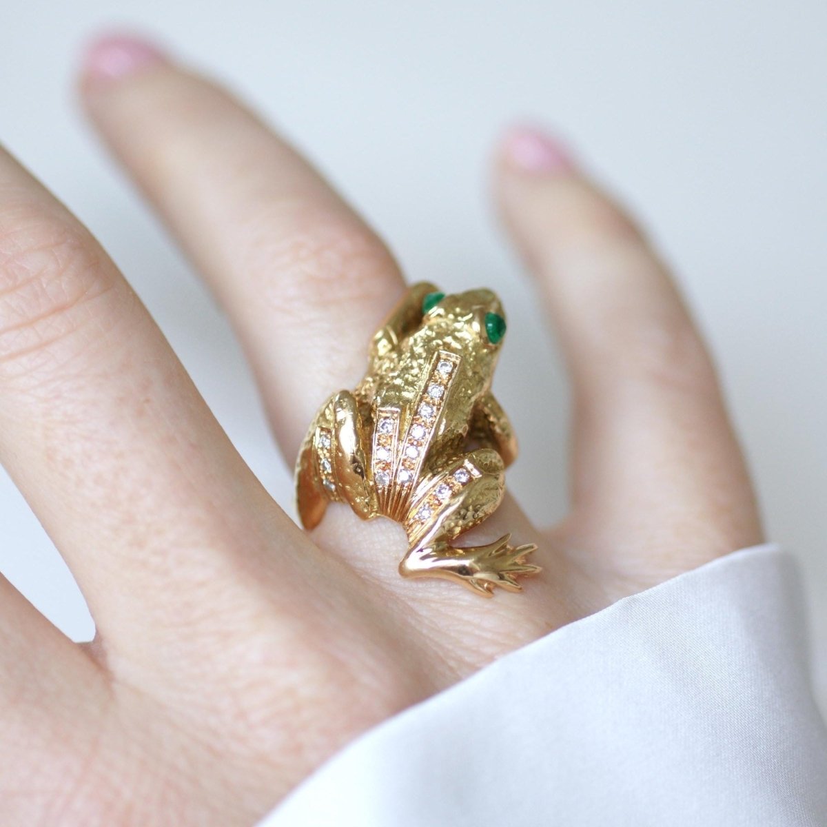 Bague en or jaune, émeraude, et diamants - Castafiore