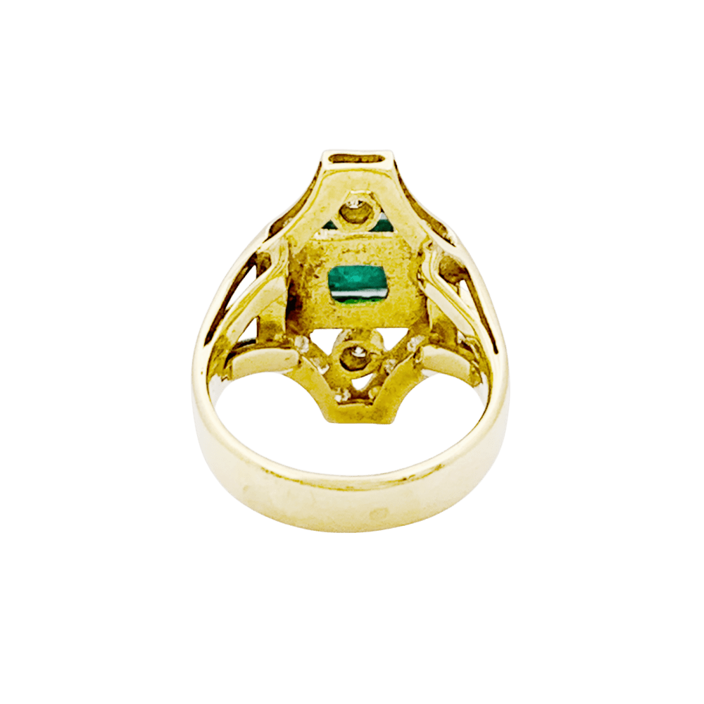 Ring yellow gold, emerald and diamonds.