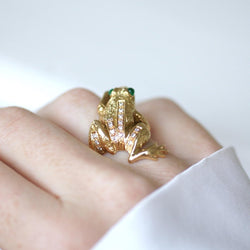 Bague en or jaune, émeraude, et diamants - Castafiore