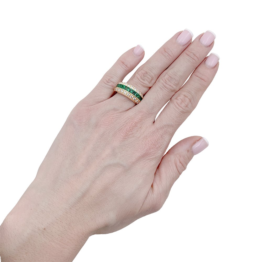 Bague en or jaune, émeraudes et diamants - Castafiore