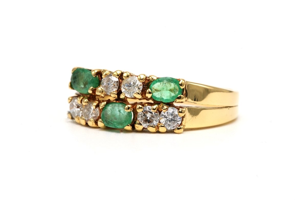 Bague en or jaune, émeraudes et diamants - Castafiore