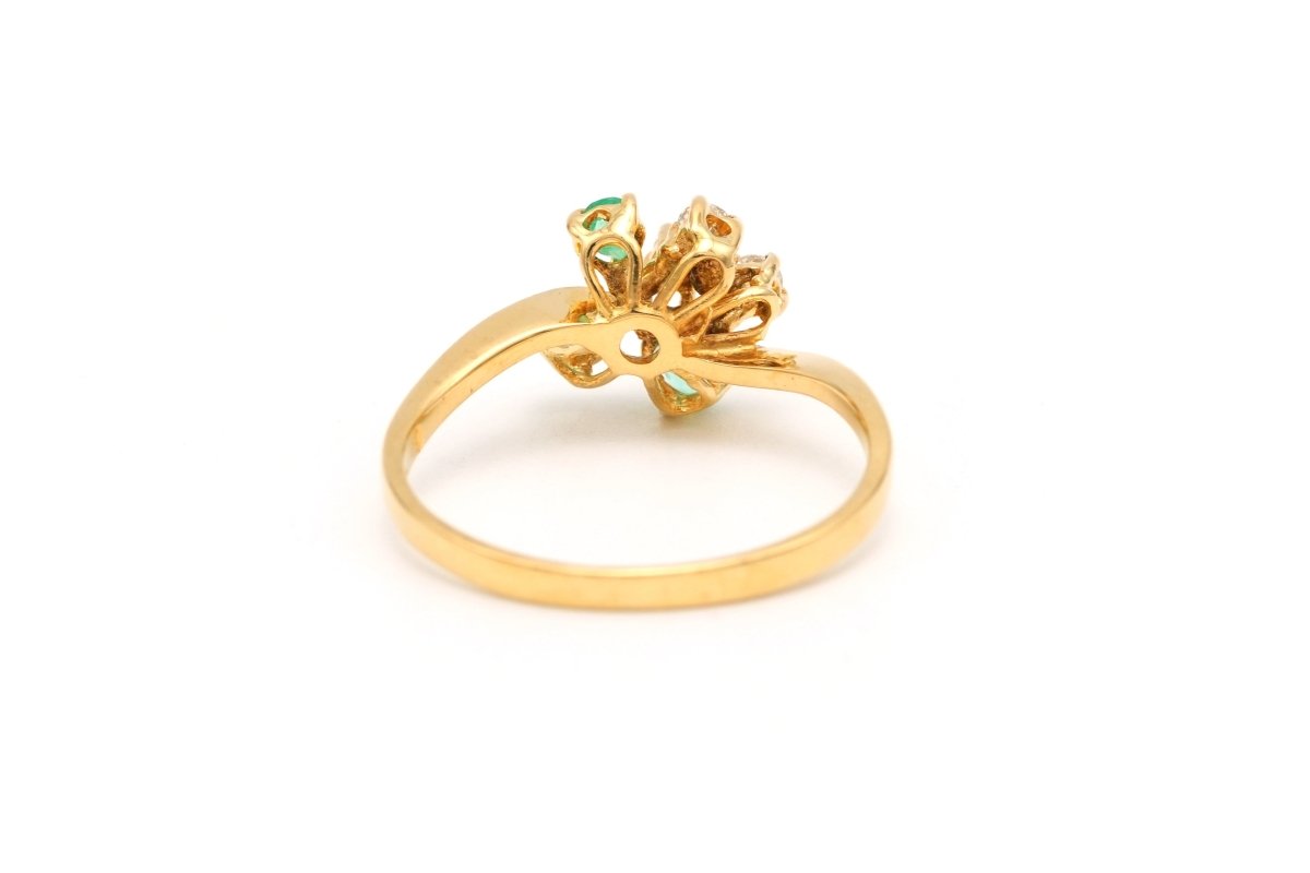 Bague en or jaune, émeraudes et diamants - Castafiore