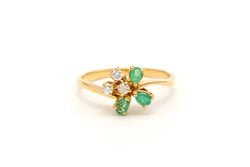 Bague en or jaune, émeraudes et diamants - Castafiore