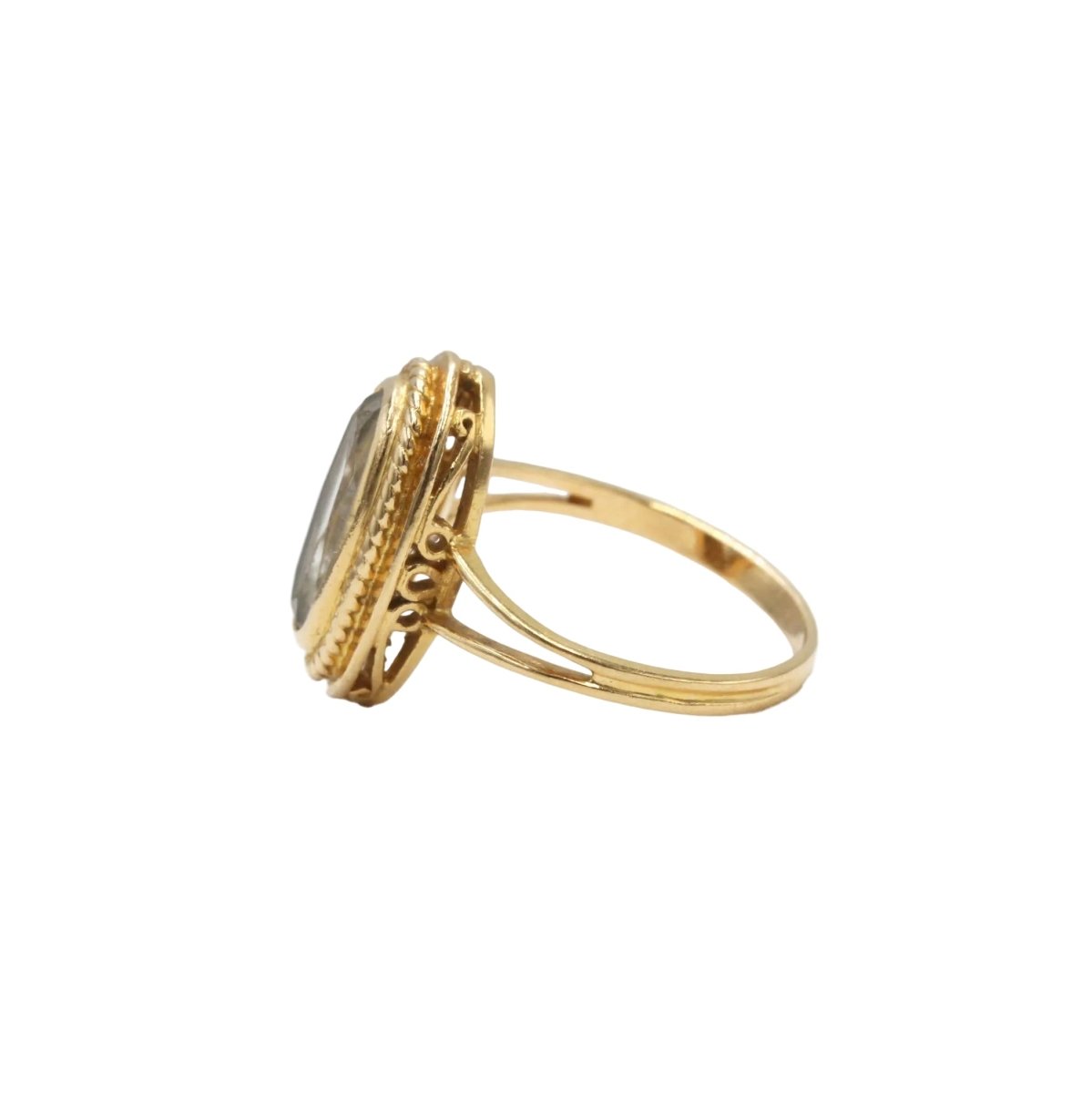 Bague en or jaune et aigue - marine - Castafiore