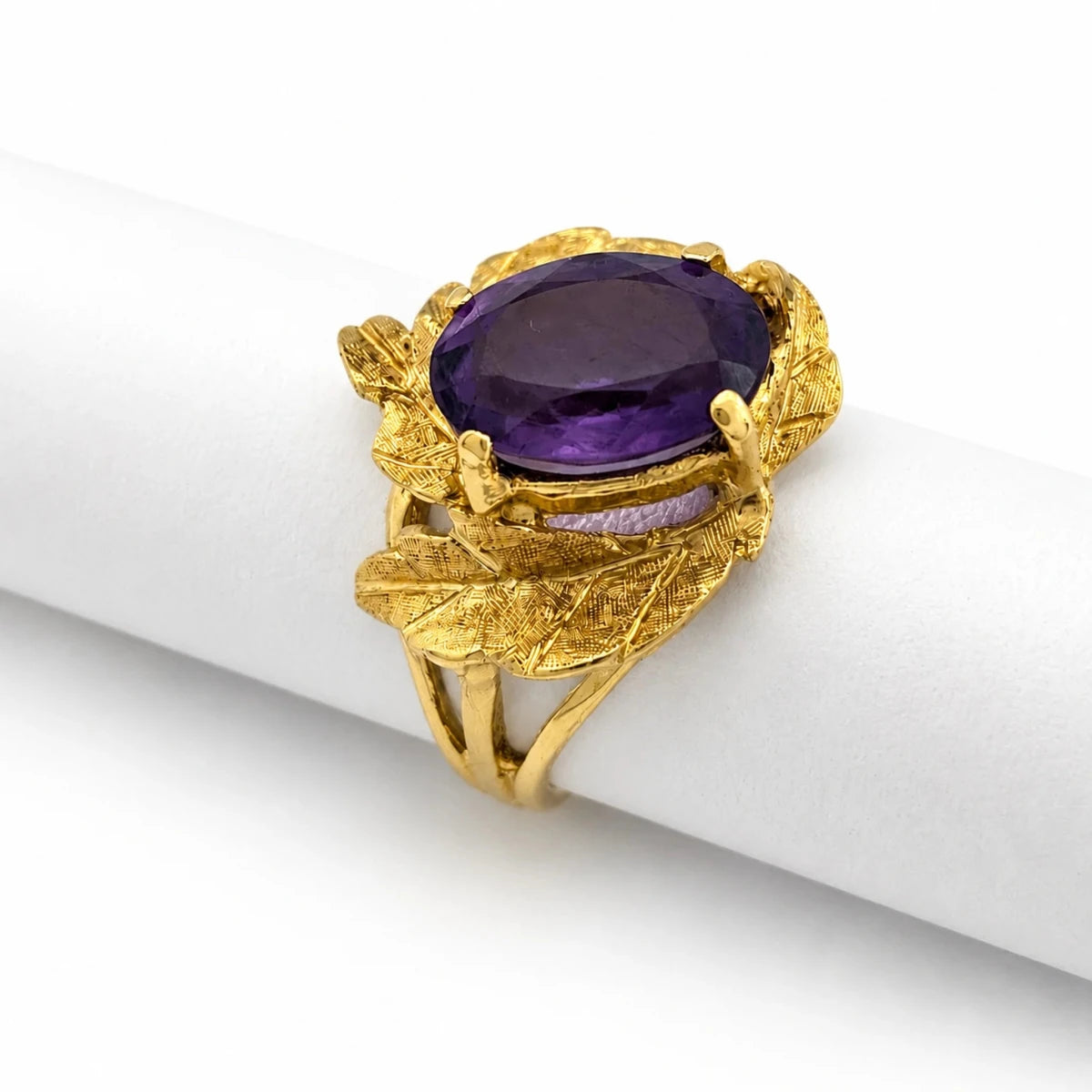 Bague en or jaune et améthyste - Castafiore