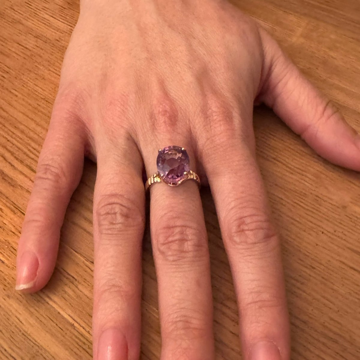Bague en or jaune et améthyste - Castafiore