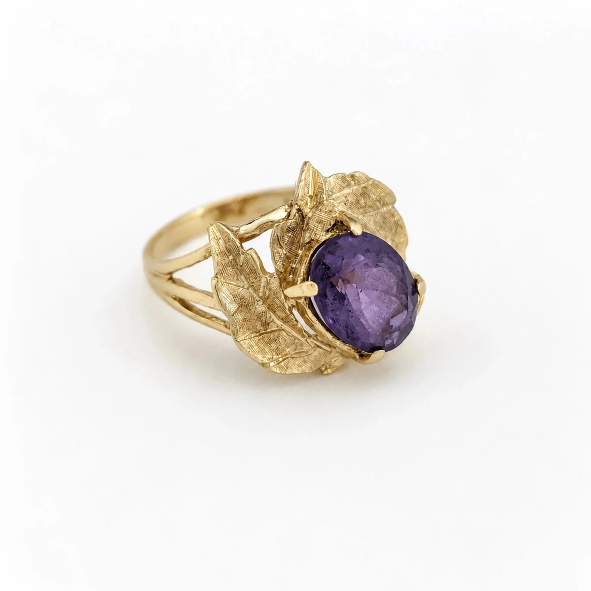 Bague en or jaune et améthyste - Castafiore