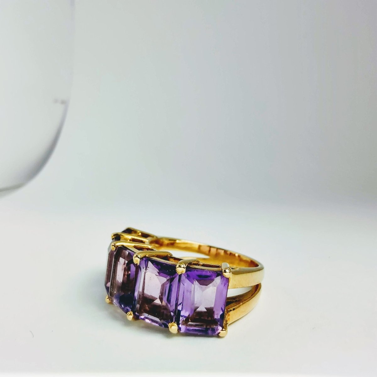 Bague en or jaune et améthystes - Castafiore